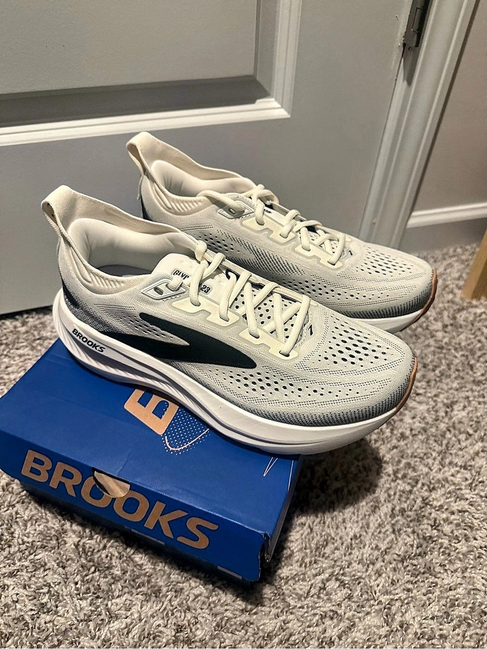 Brooks Glycerin 23 Women's Athletic Shoes US 9